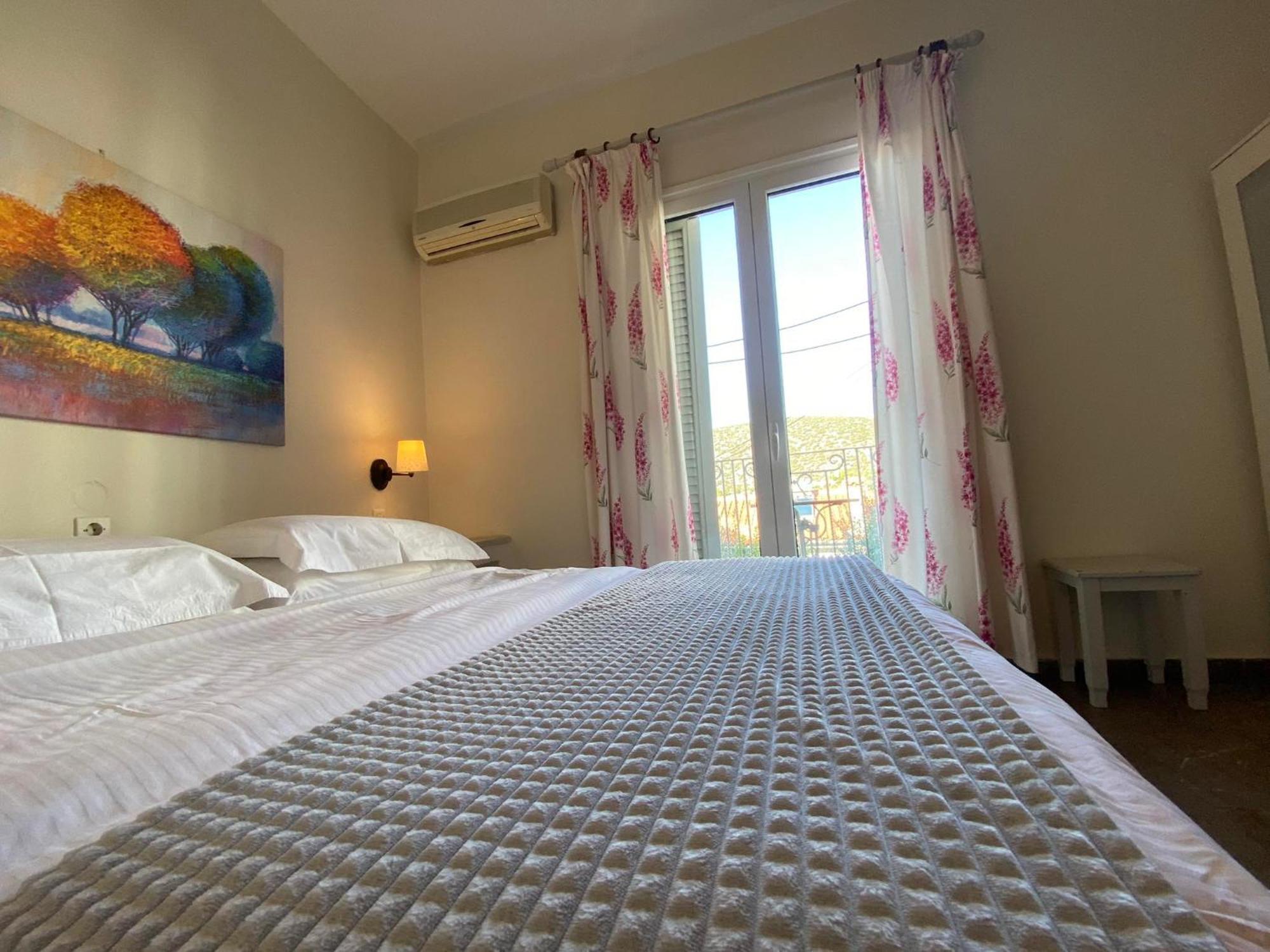 Zoe Pension Эрмиони Экстерьер фото