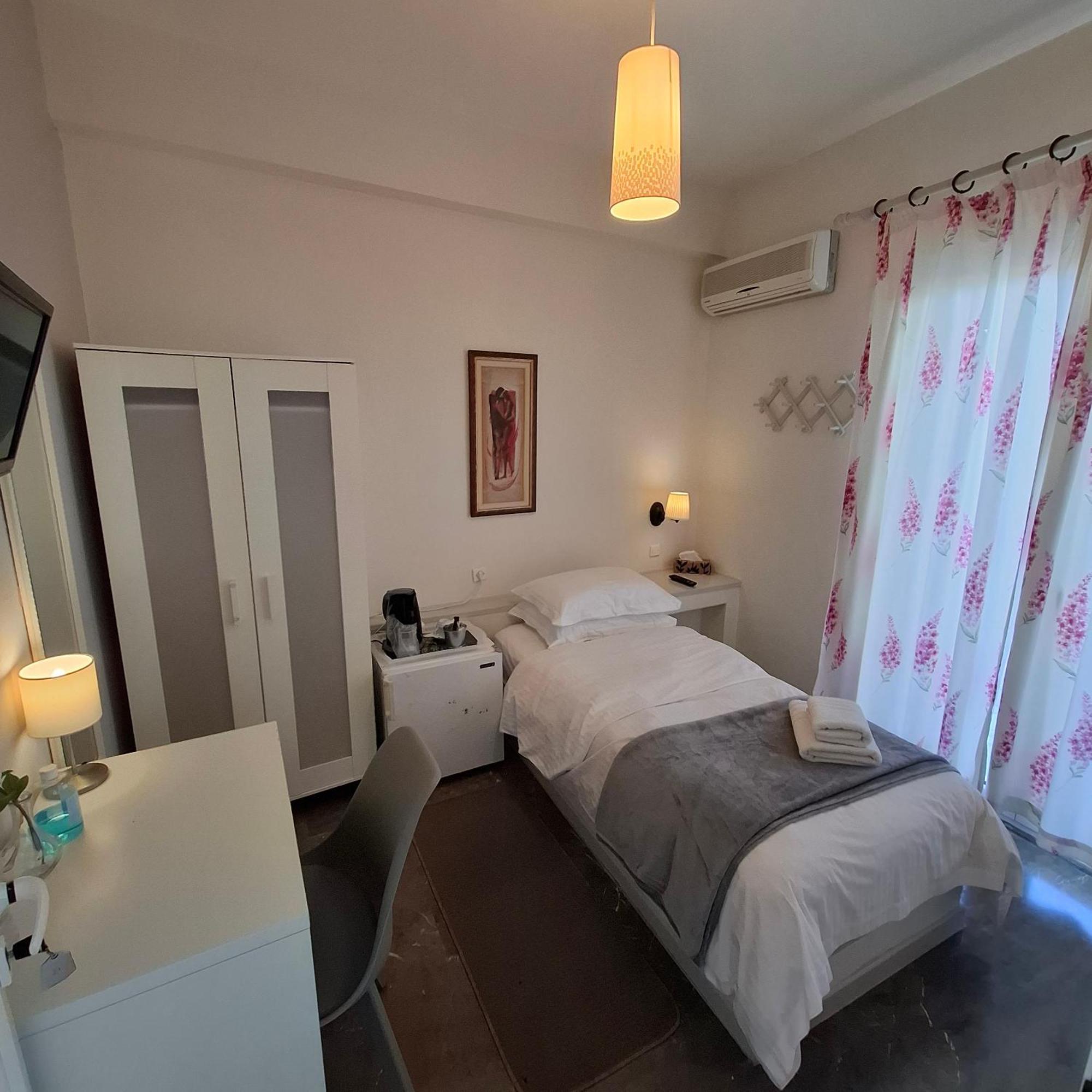Zoe Pension Эрмиони Экстерьер фото