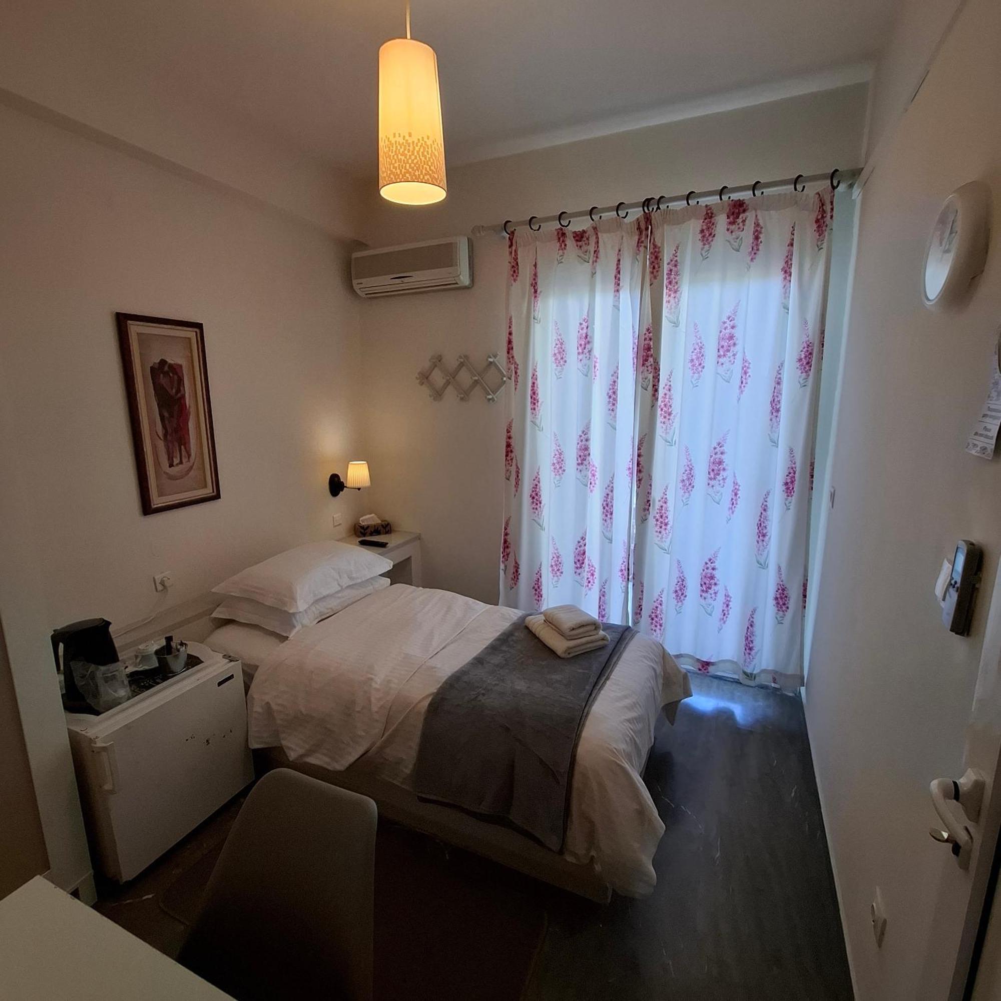 Zoe Pension Эрмиони Экстерьер фото