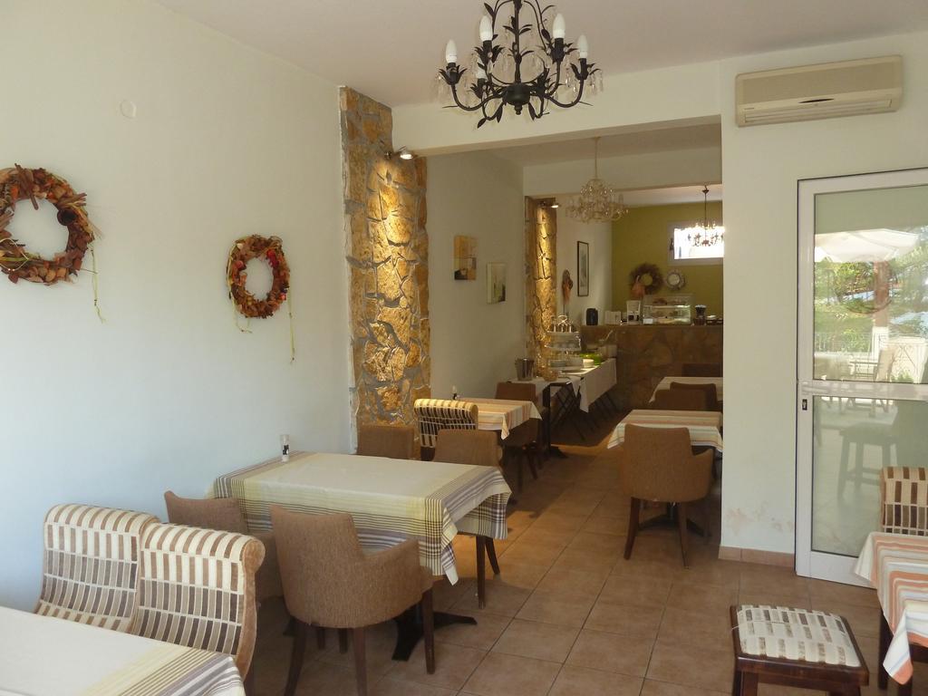 Zoe Pension Эрмиони Экстерьер фото